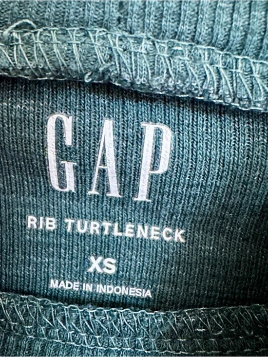 Ribbed Turtleneck Long Sleeve Top - Picture 7 of 7